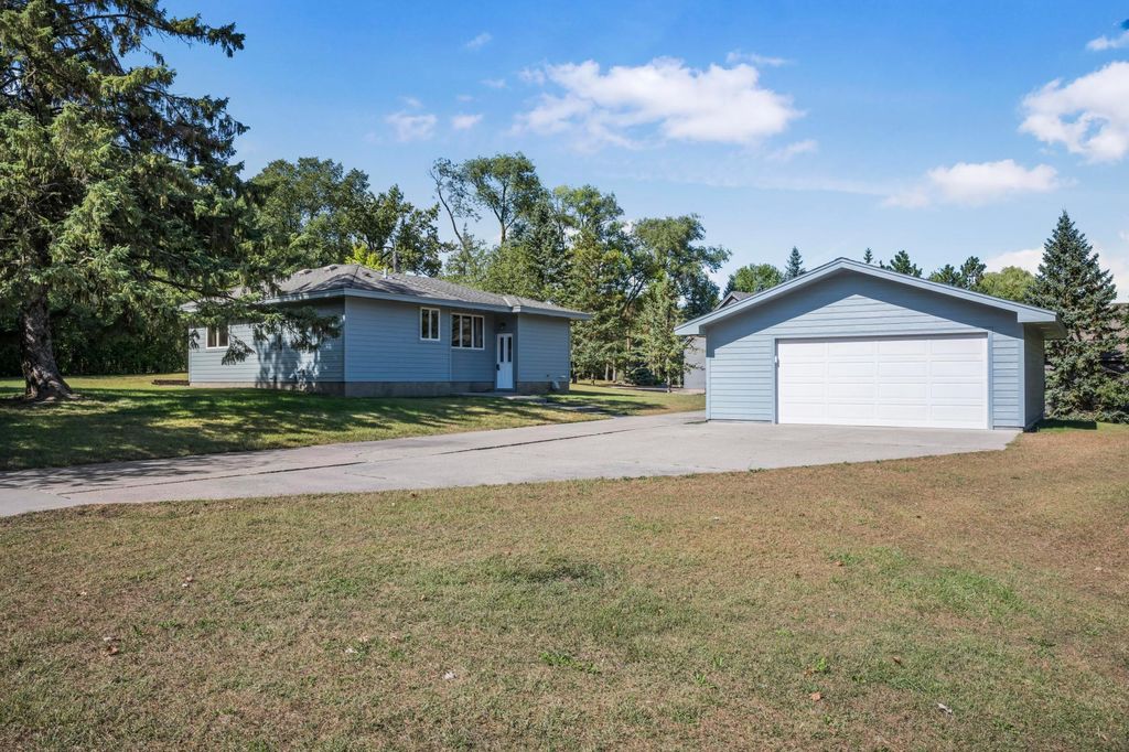 Photo of 1300 Harbor Lane N, Plymouth, MN 55447 (MLS # 7033969)