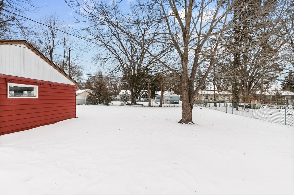 Photo of 2910 Simpson Street, Roseville, MN 55113 (MLS # 7012242)