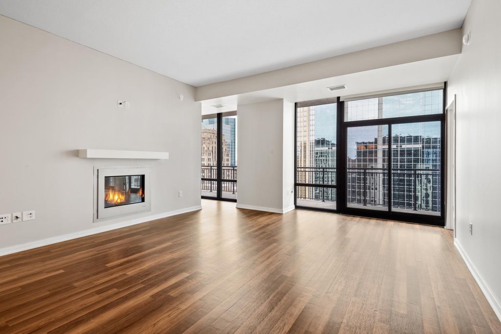 Photo of 465 Nicollet Mall #2406, Minneapolis, MN 55401 (MLS # 7010887)