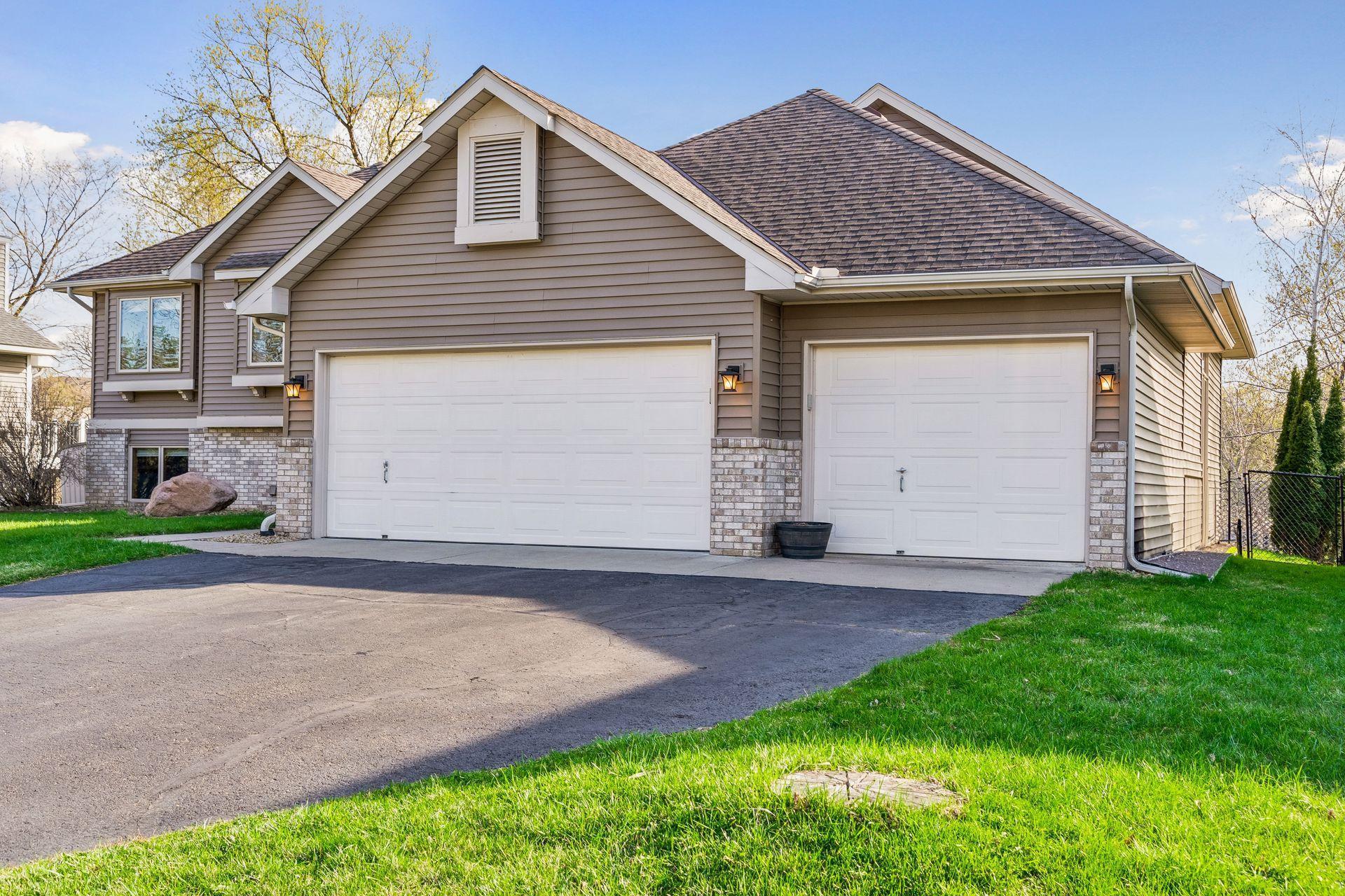 4947 Credit River Drive