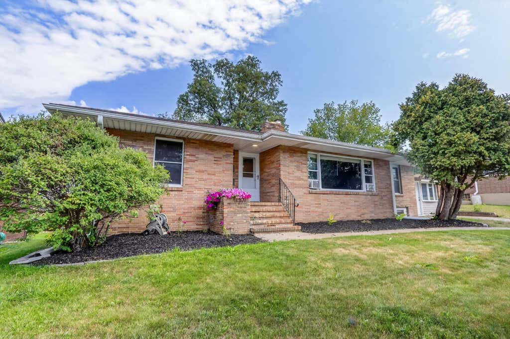 Photo of 212 S Pokegama Avenue, Grand Rapids, MN 55744 (MLS # 7125490)