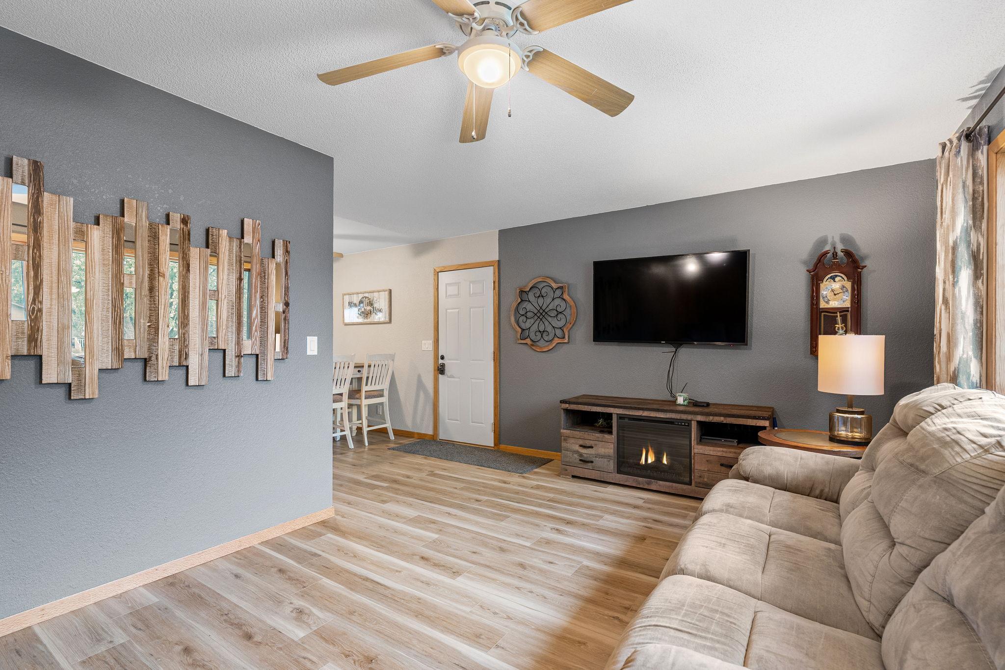 1085 Robert Place SW