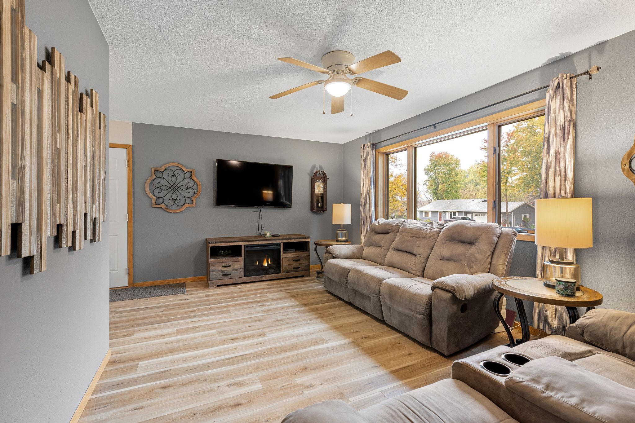 1085 Robert Place SW