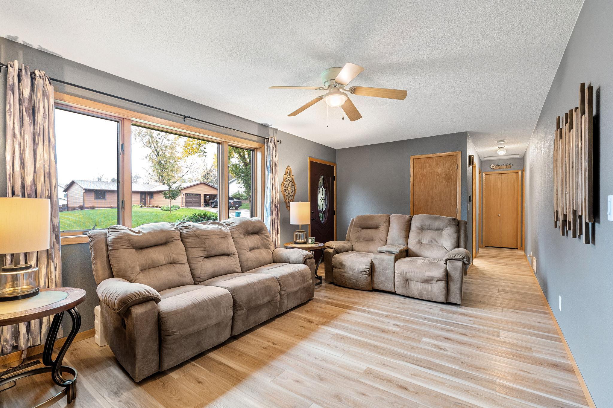 1085 Robert Place SW