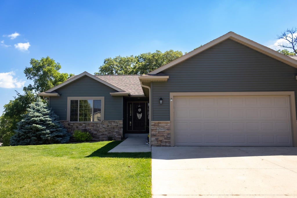 Photo of 2823 Dunlap Lane SE, Rochester, MN 55904 (MLS # 7088365)