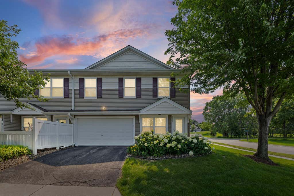 Photo of 3232 Oak View Drive, Woodbury, MN 55129 (MLS # 7090809)