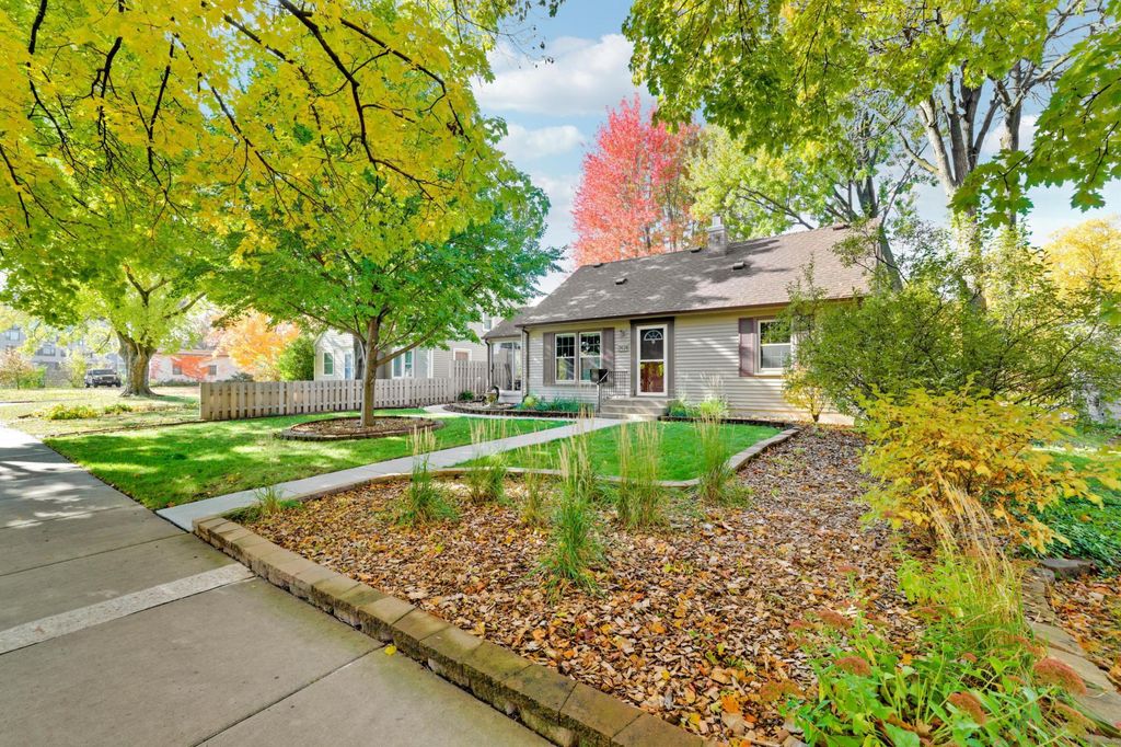 Photo of 3424 Yosemite Avenue S, Saint Louis Park, MN 55416 (MLS # 7024808)
