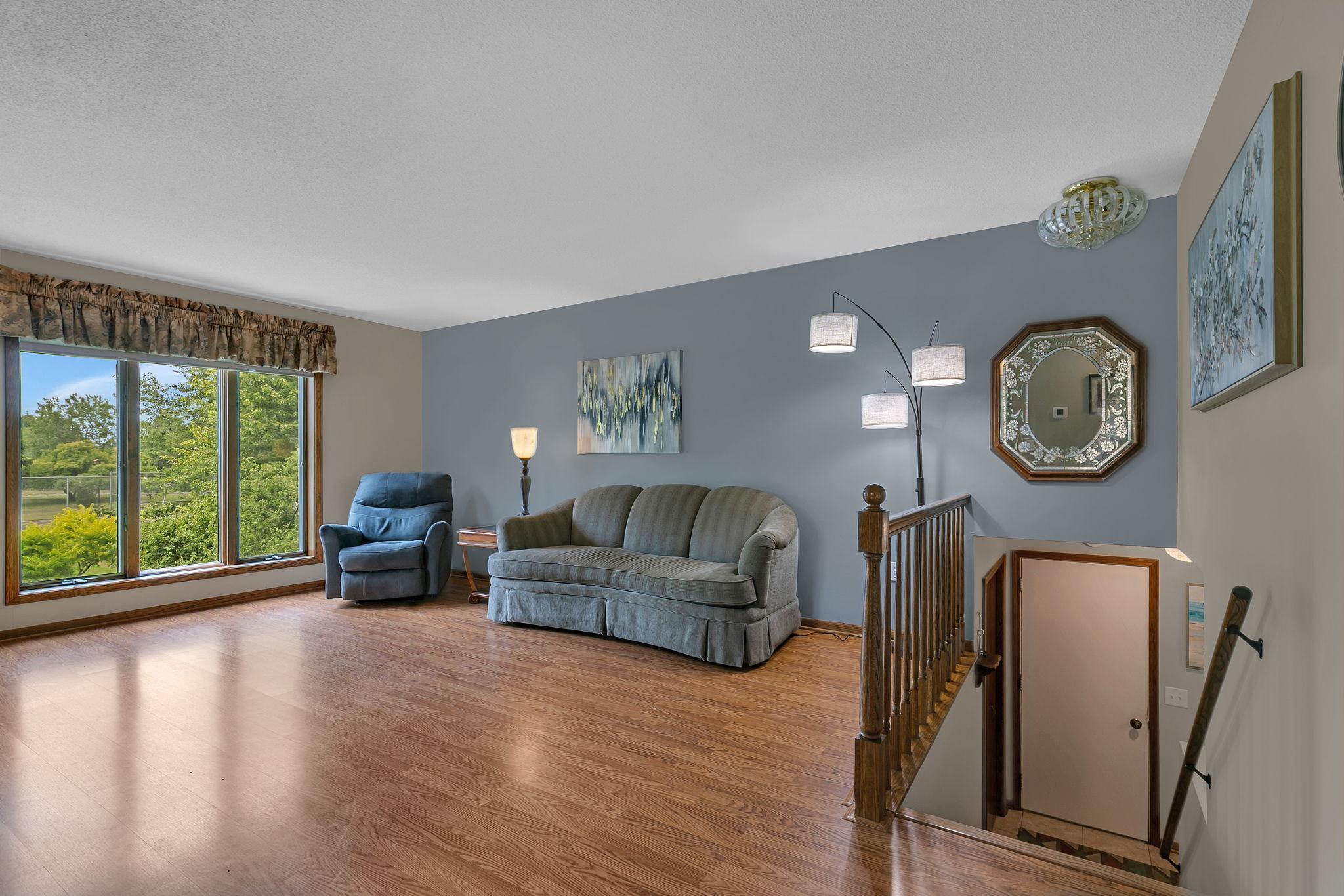 1735 Hazelwood Circle