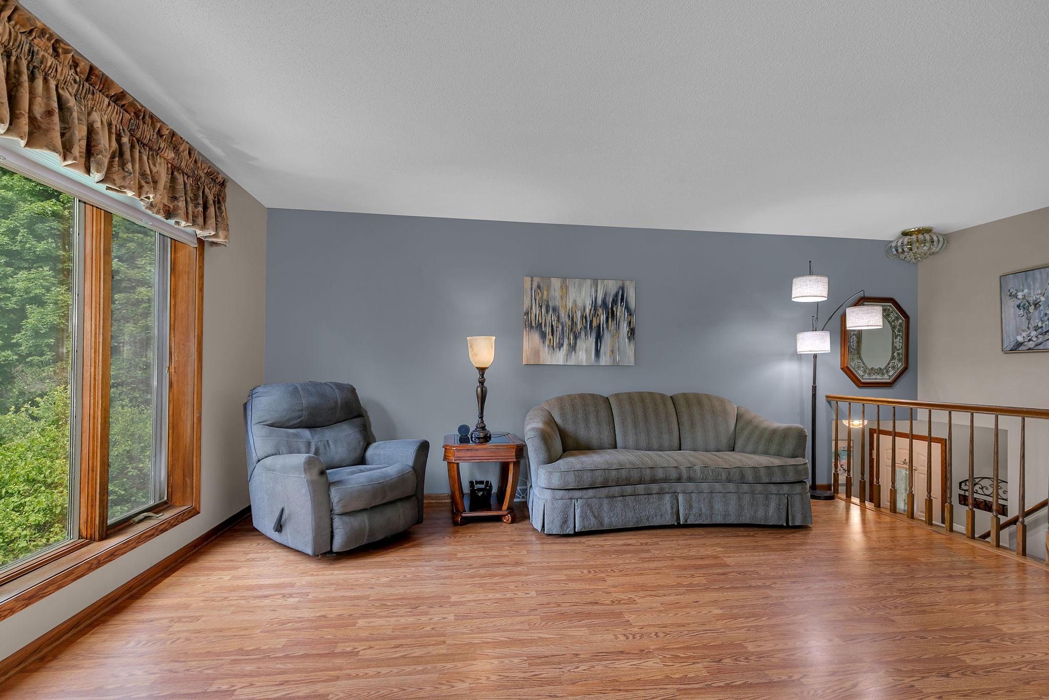 1735 Hazelwood Circle