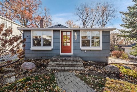 58 Grove Street Mahtomedi MN 55115