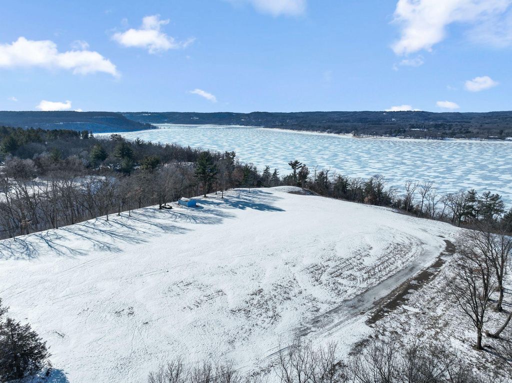 Photo of 258 Salishan Drive, Hudson, WI 54016 (MLS # 7061370)