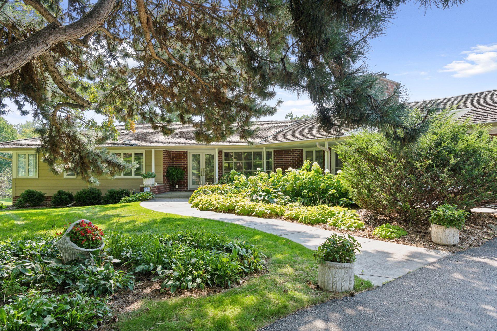 7011 Willow Creek Road