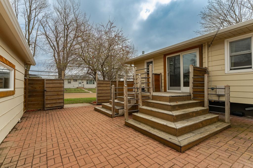 Photo of 1803 15th Street NW, Rochester, MN 55901 (MLS # 7054134)
