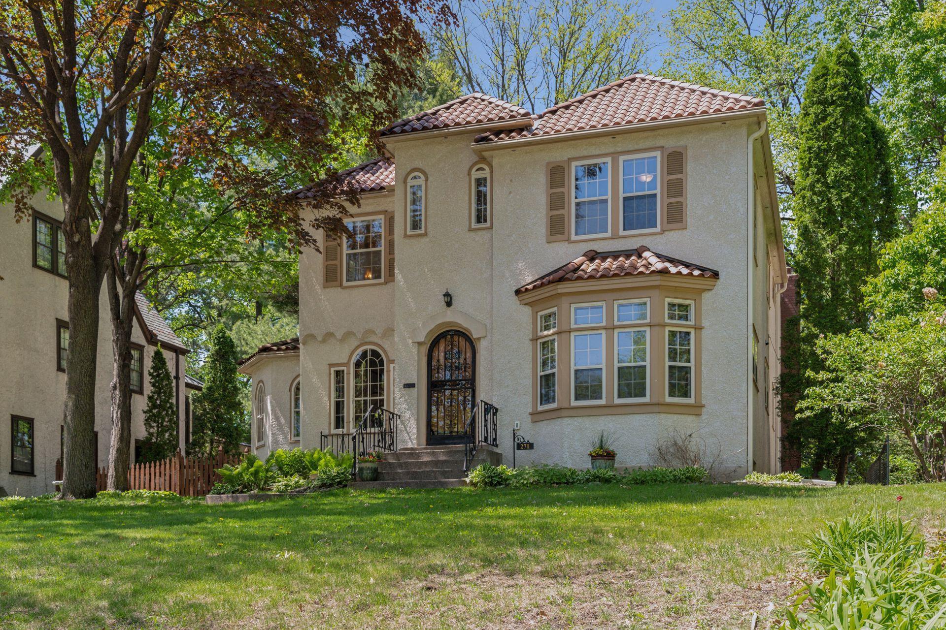 271 Mount Curve Boulevard
