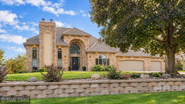 Photo of 9405 Wedgewood Drive, Woodbury, MN 55125 (MLS # 7158755)