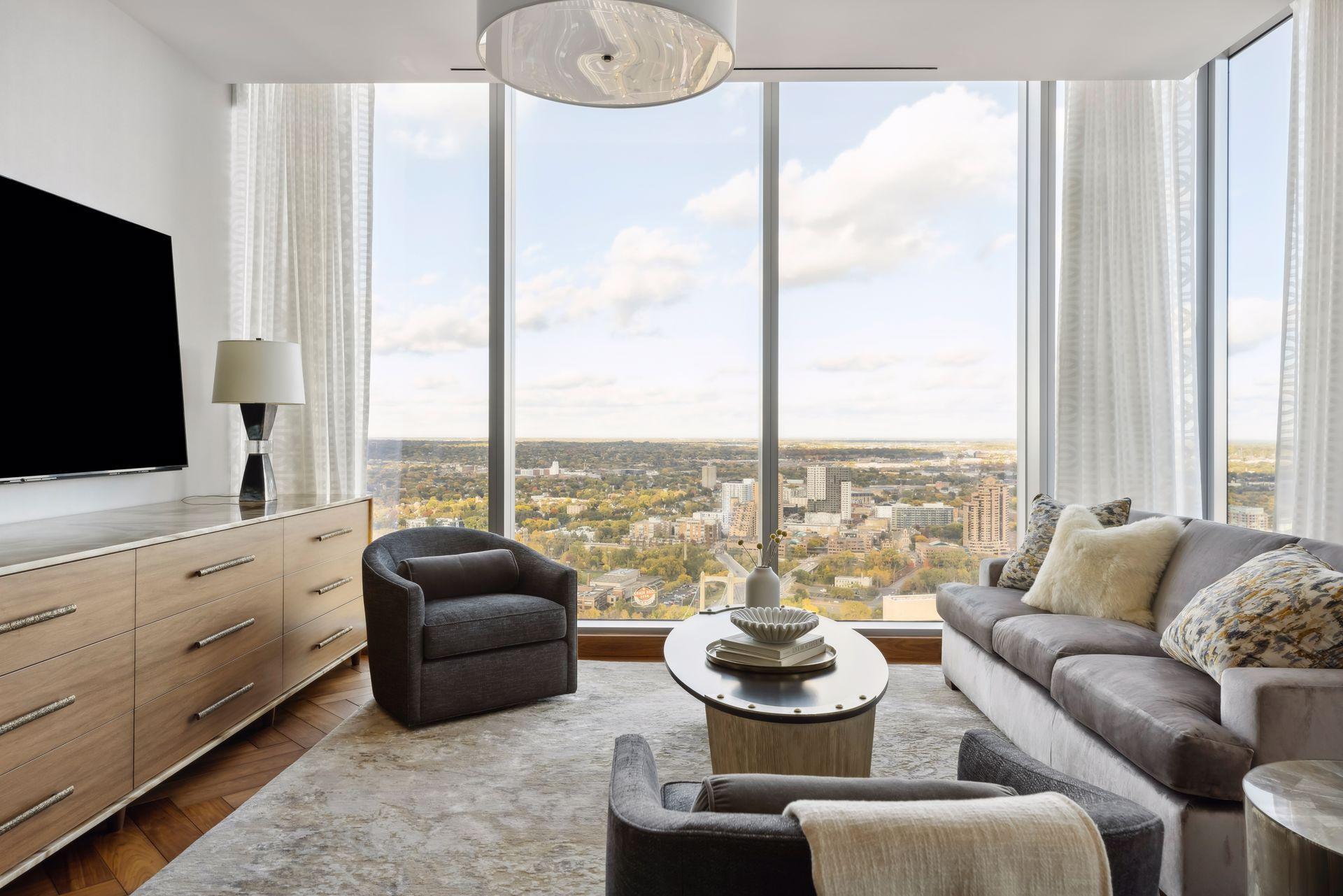 255 Hennepin Avenue 3402