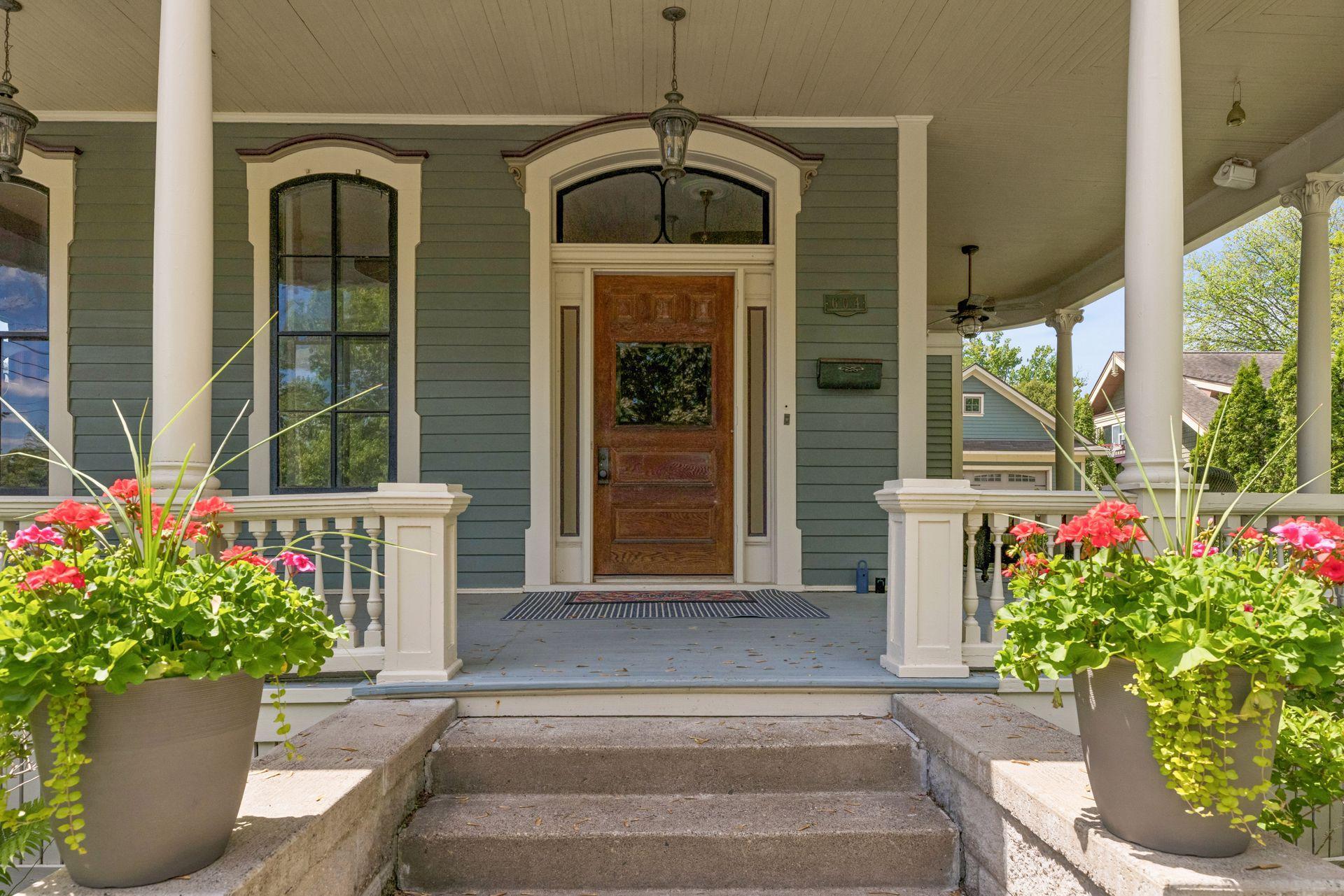 604 4th Street N