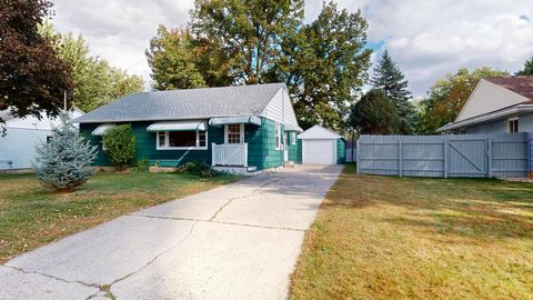 Photo of 707 S 3rd Avenue, Albert Lea, MN 56007 (MLS # 6800628)