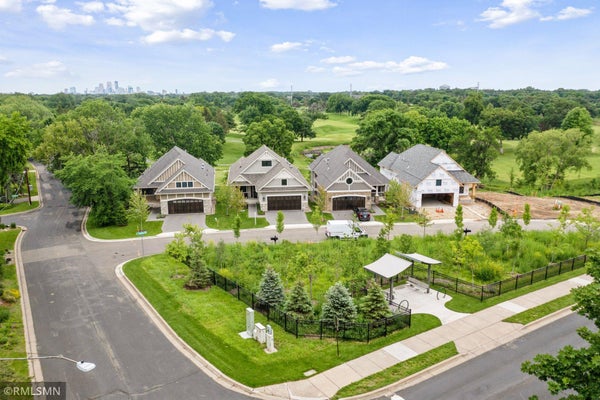 1240 GREENWAY PASS, GOLDEN VALLEY, MN 55427 - Image 073d2e8f7f4b1a9430bb548fb55631bb/1266009308
