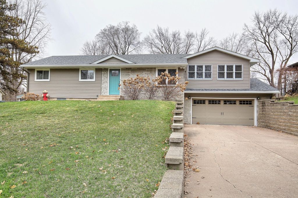 Photo of 267 Hanska Court, Shoreview, MN 55126 (MLS # 7050204)