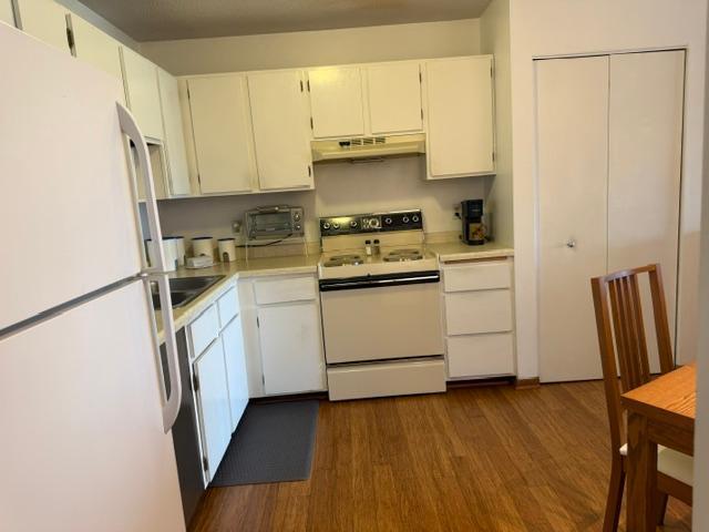 1 W Lake Street 406