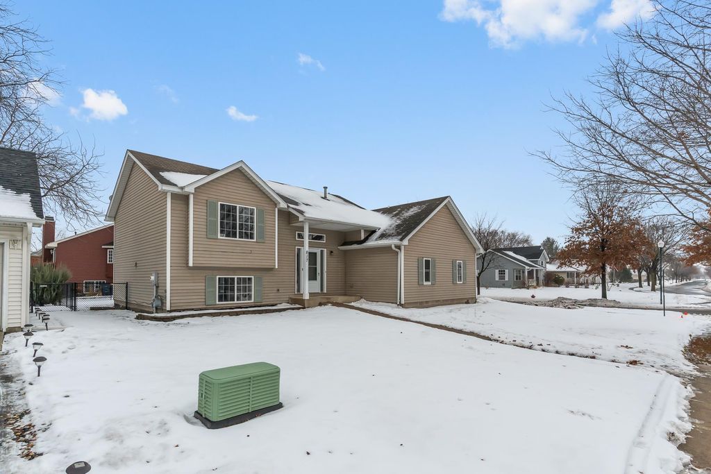 Photo of 817 Spruce Street, Farmington, MN 55024 (MLS # 7003134)