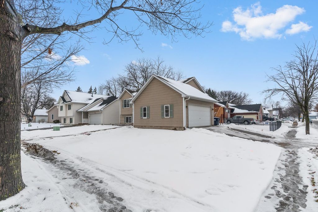 Photo of 817 Spruce Street, Farmington, MN 55024 (MLS # 7003134)
