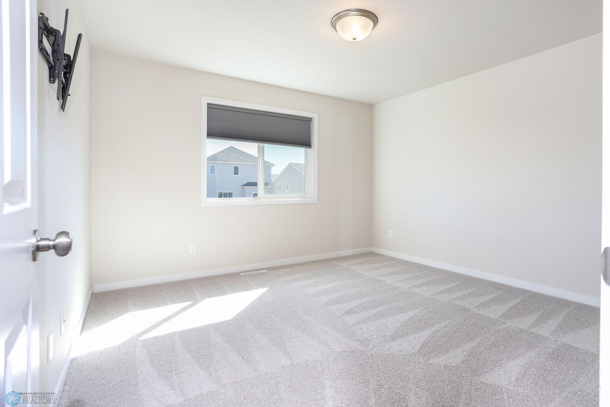 Horace, North Dakota 58047, United States, 3 Bedrooms Bedrooms, ,2 BathroomsBathrooms,Residential,Pending Sale,257269