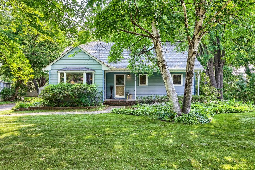 Photo of 3010 Fairview Avenue N, Roseville, MN 55113 (MLS # 7039245)