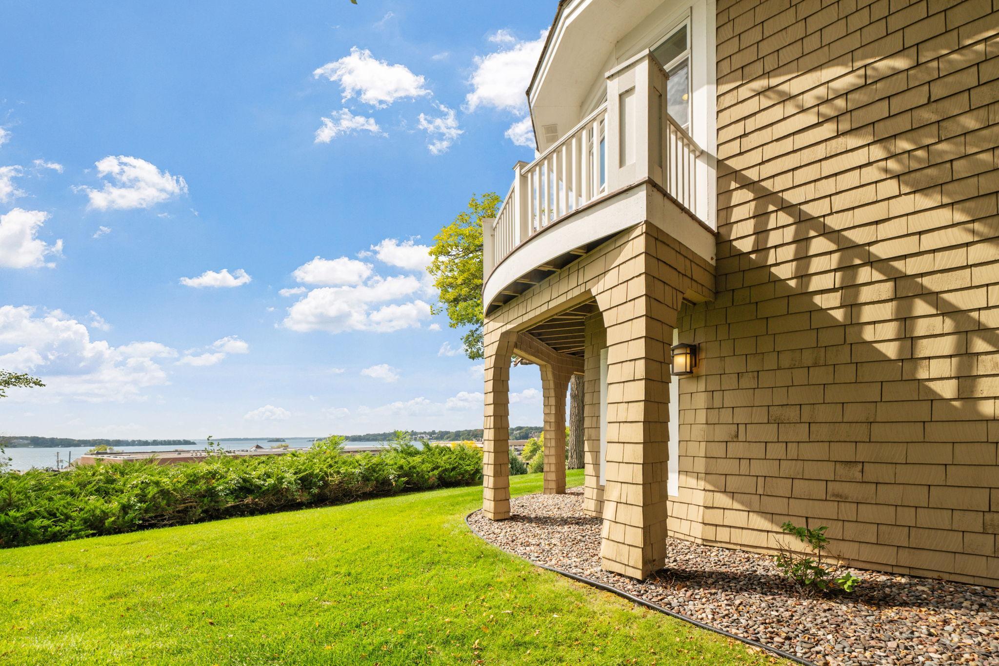 Wayzata, Minnesota, 55391, United States, 4 Bedrooms Bedrooms, ,3 BathroomsBathrooms,Residential,Active,2034253