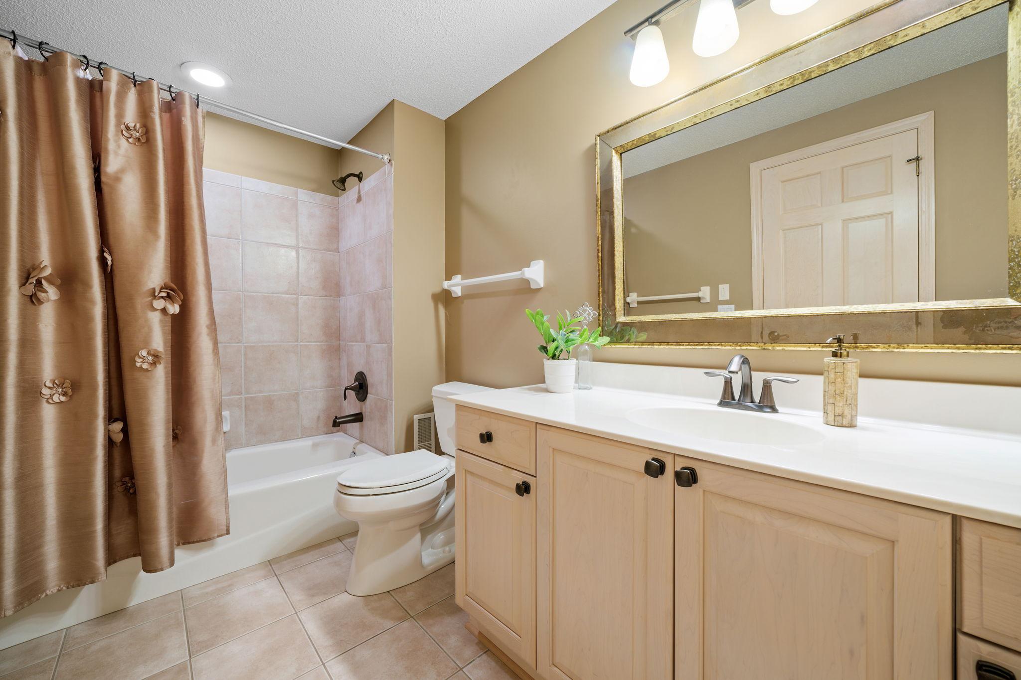 Wayzata, Minnesota, 55391, United States, 4 Bedrooms Bedrooms, ,3 BathroomsBathrooms,Residential,Active,2034253
