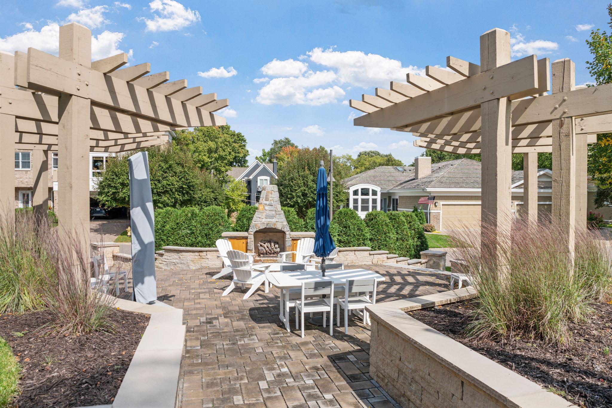 Wayzata, Minnesota, 55391, United States, 4 Bedrooms Bedrooms, ,3 BathroomsBathrooms,Residential,Active,2034253