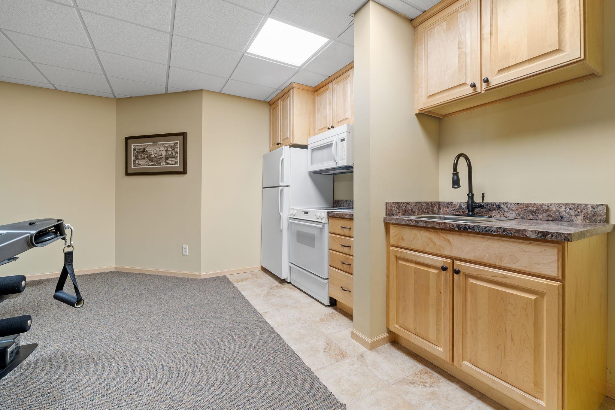 Wayzata, Minnesota, 55391, United States, 4 Bedrooms Bedrooms, ,3 BathroomsBathrooms,Residential,Active,2034253