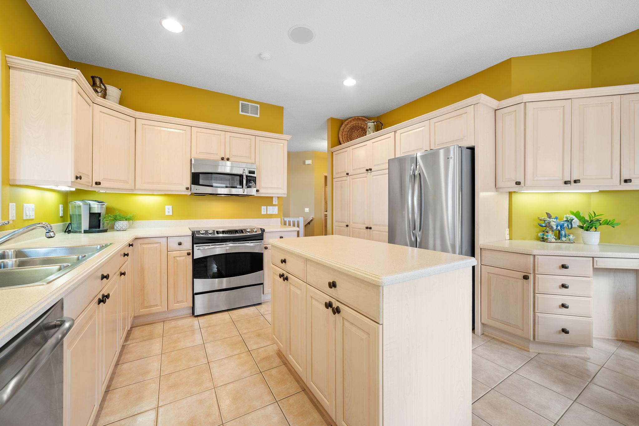 Wayzata, Minnesota, 55391, United States, 4 Bedrooms Bedrooms, ,3 BathroomsBathrooms,Residential,Active,2034253