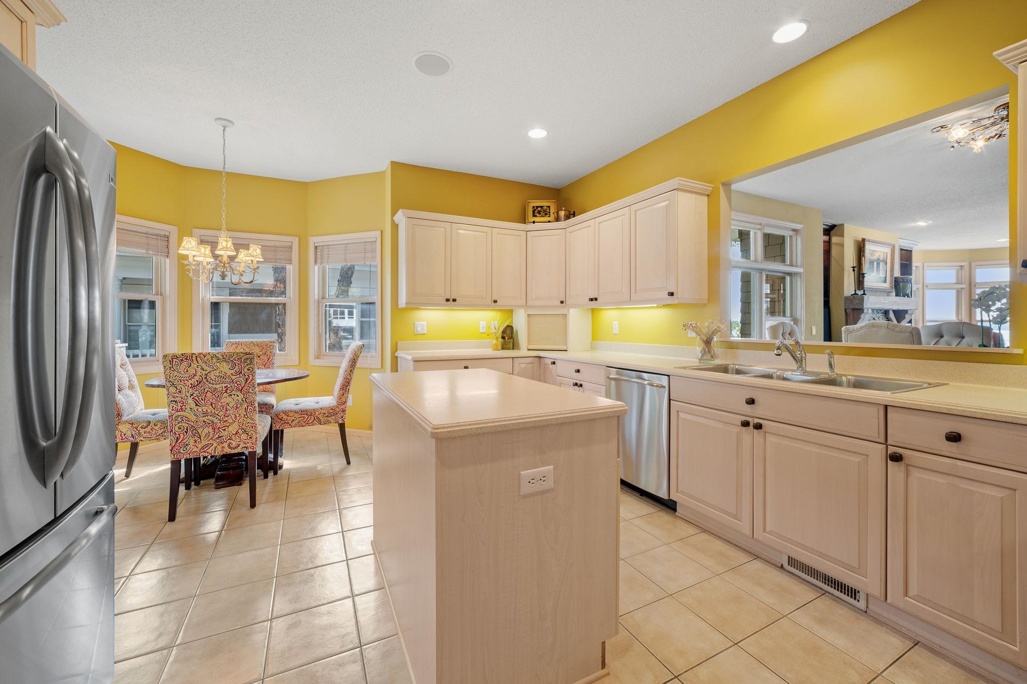 Wayzata, Minnesota, 55391, United States, 4 Bedrooms Bedrooms, ,3 BathroomsBathrooms,Residential,Active,2034253