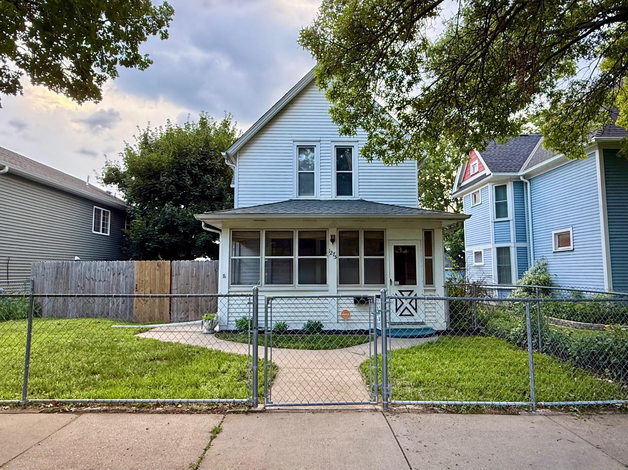 1275 Burr Street
