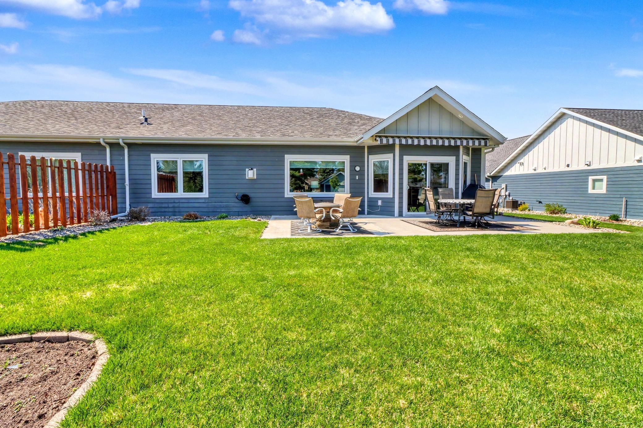 906 Lake Forest Circle