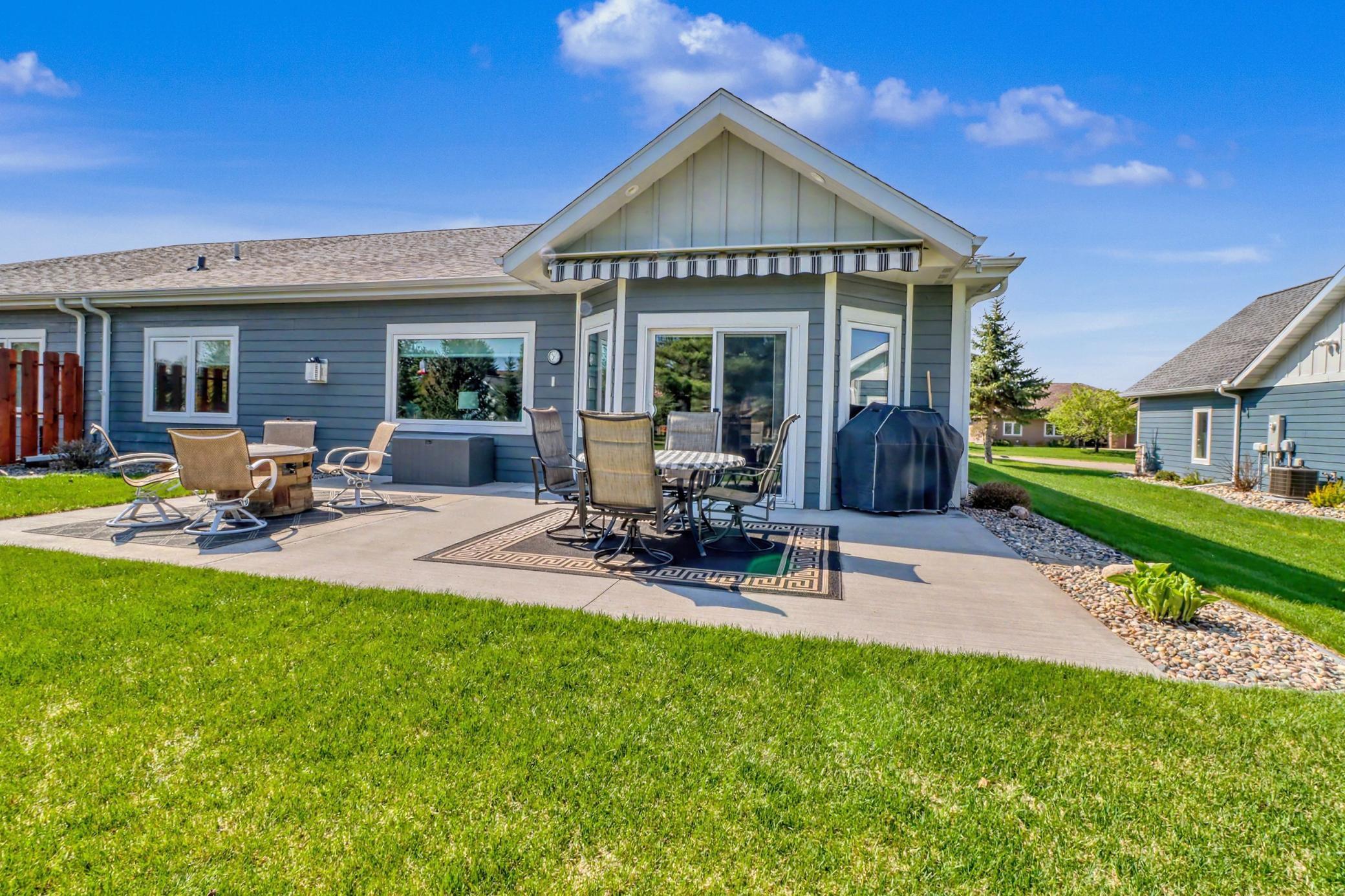 906 Lake Forest Circle