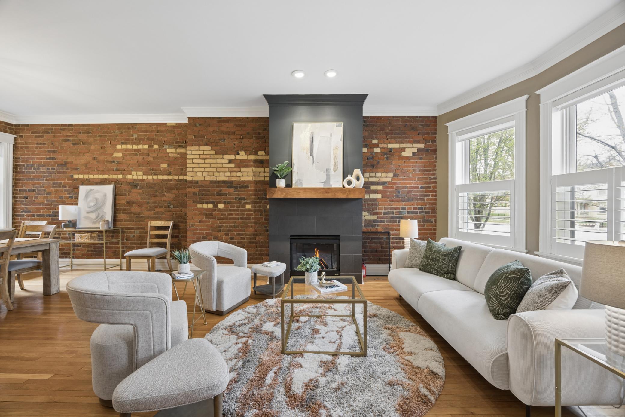 672 Summit Avenue 102