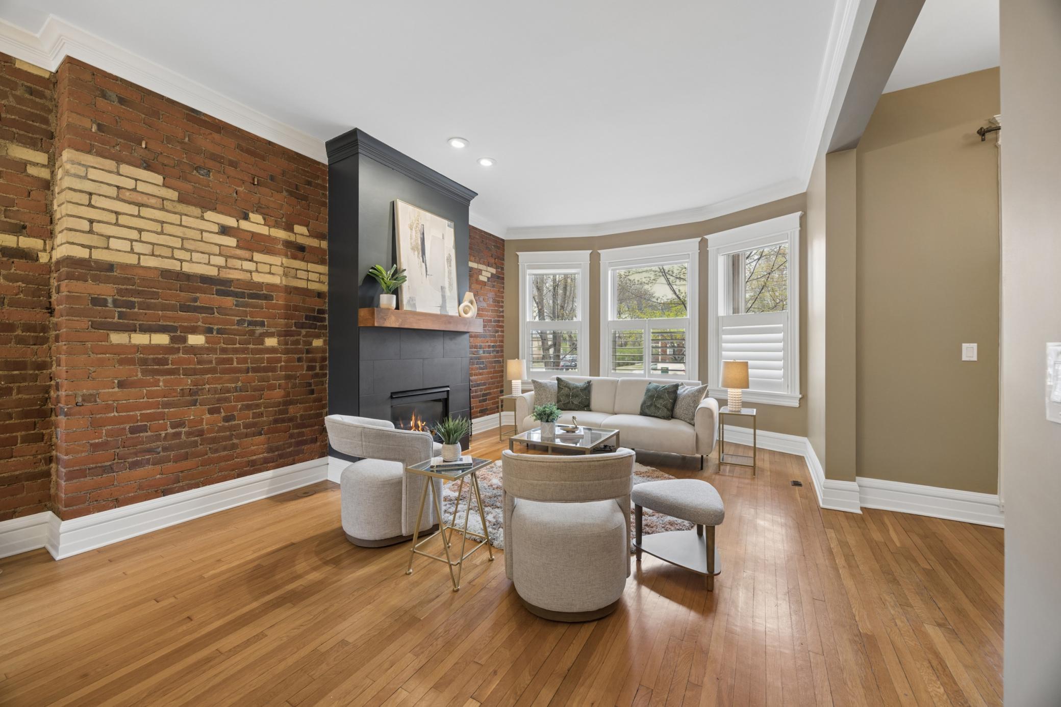 672 Summit Avenue 102