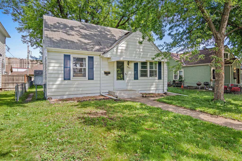 Photo of 3647 28th Avenue S, Minneapolis, MN 55406 (MLS # 7107978)