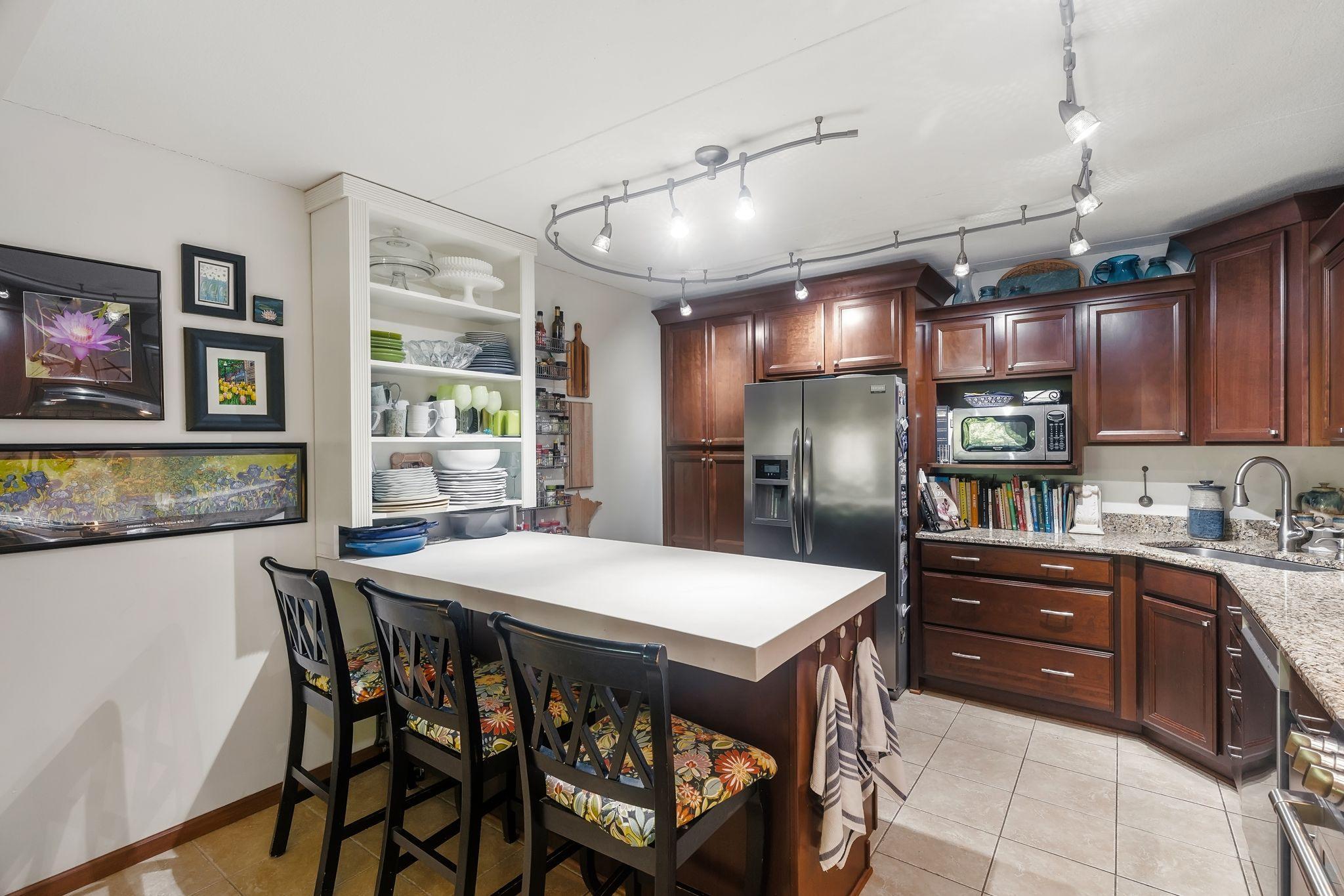 2445 Londin Lane E 202