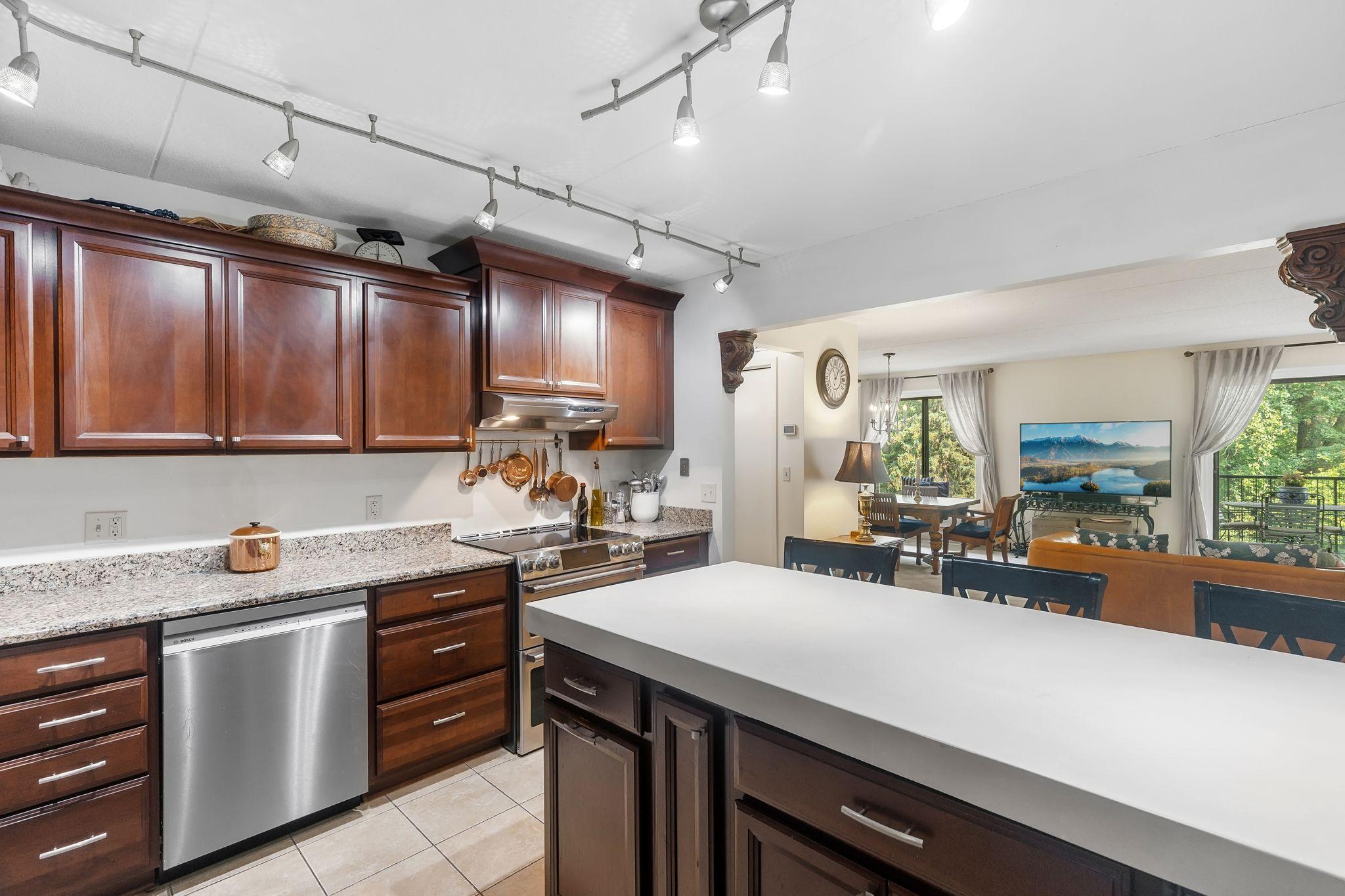 2445 Londin Lane E 202