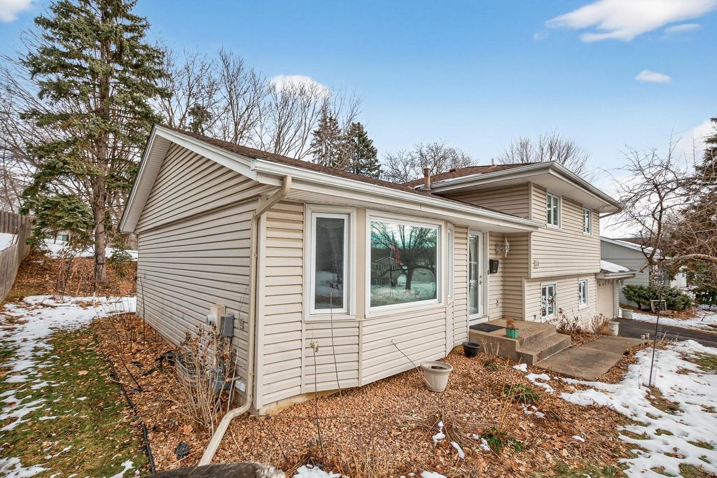 Photo of 3008 E 125th Street, Burnsville, MN 55337 (MLS # 7007946)
