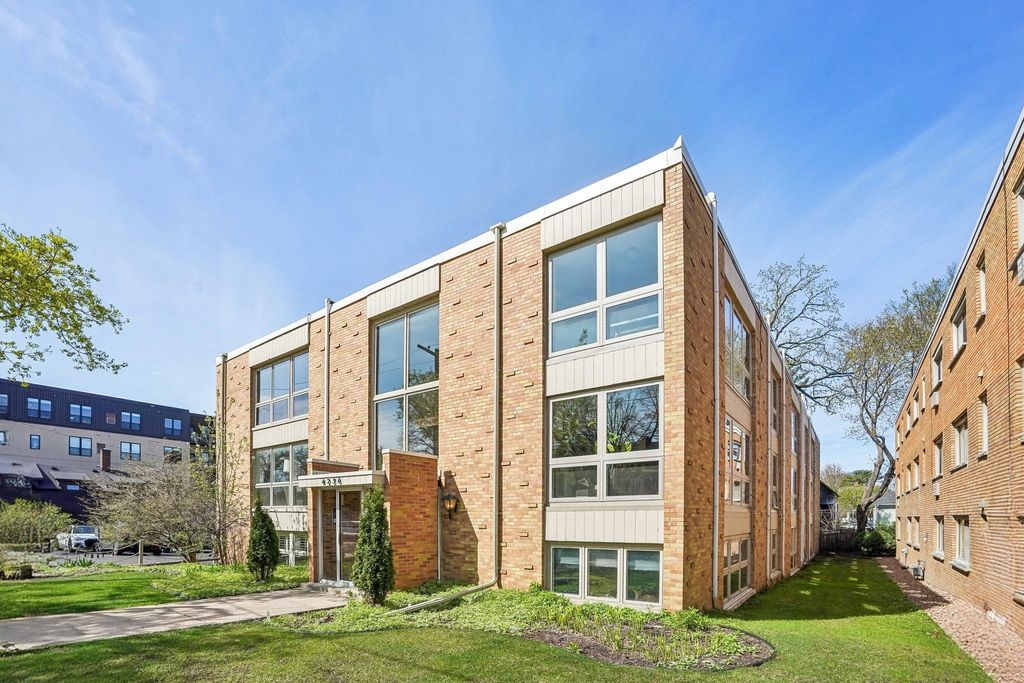 Photo of 4236 Upton Avenue S #202, Minneapolis, MN 55410 (MLS # 7065833)