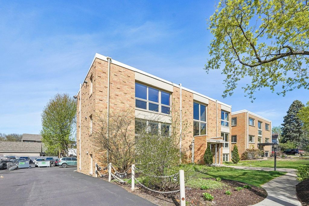 Photo of 4236 Upton Avenue S #202, Minneapolis, MN 55410 (MLS # 7065833)