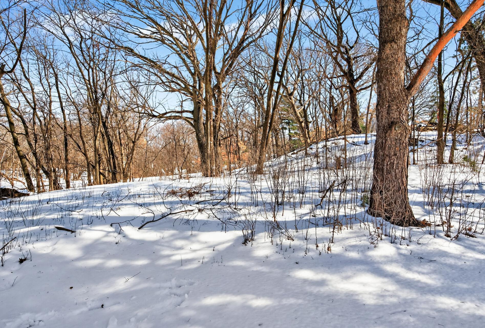 1946 Chatsworth Street N