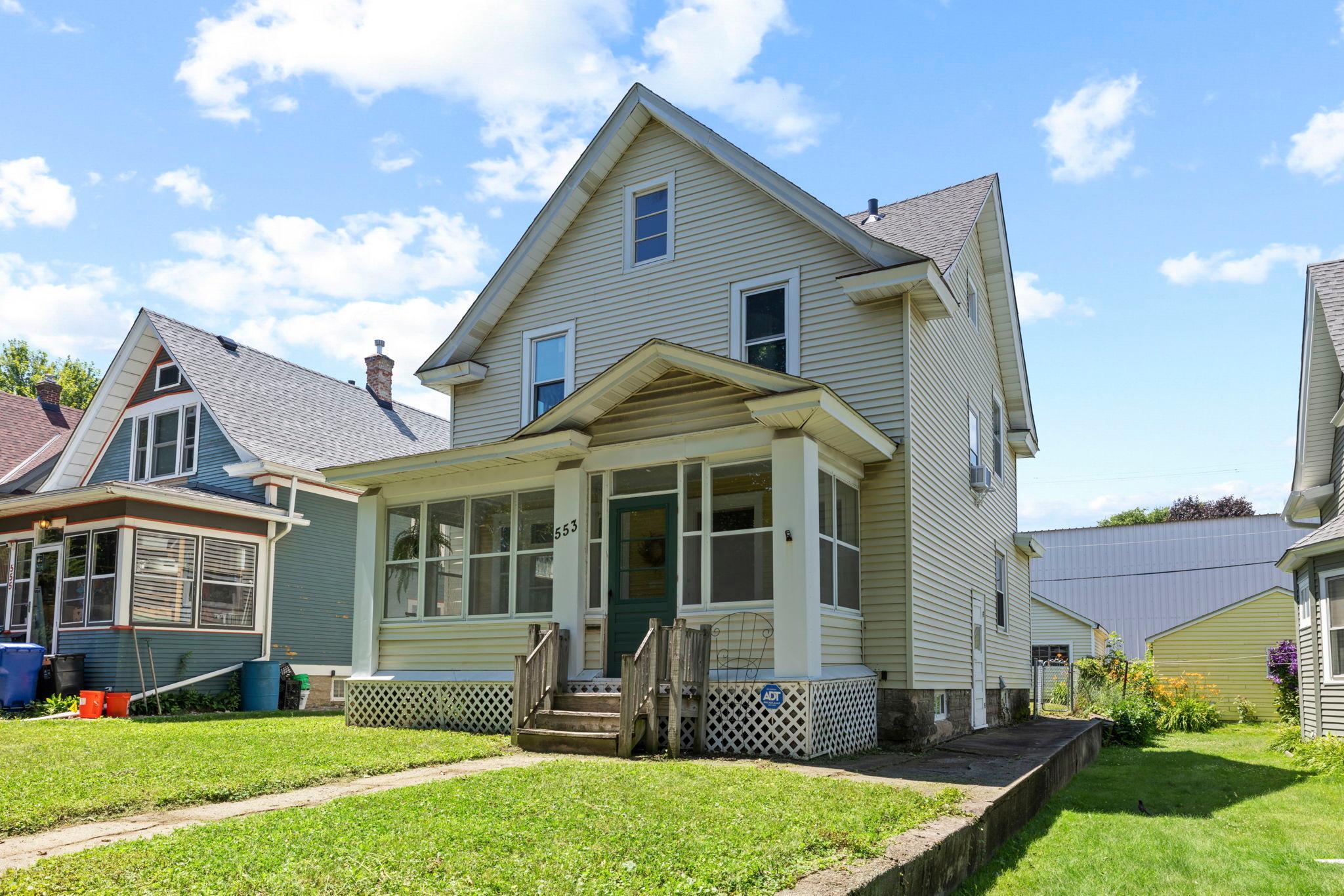 553 Manomin Avenue