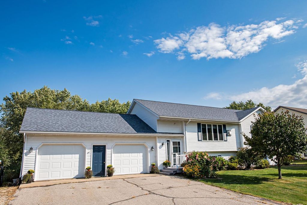 Photo of 8330 E 10th Street, Winona, MN 55987 (MLS # 6826037)