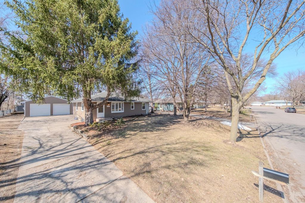 Photo of 8622 Granada Avenue S, Cottage Grove, MN 55016 (MLS # 7043774)